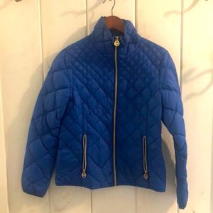 Light layer down feathers.